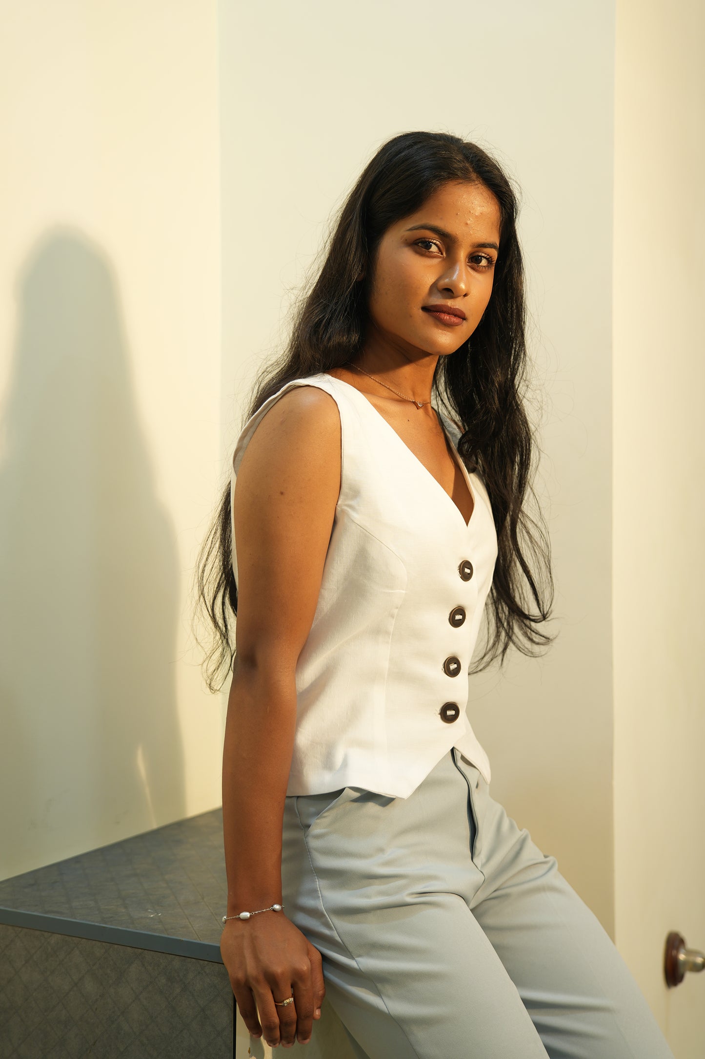 WOVEN MOONLIGHT BUTTONED VEST - WHITE